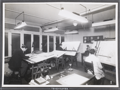 222986 Interieur van het kantoor van de N.V. Snelwegerfabriek “Utrecht”, W.C. Olland (Dorpsstraat 78-80) te De Bilt: ...